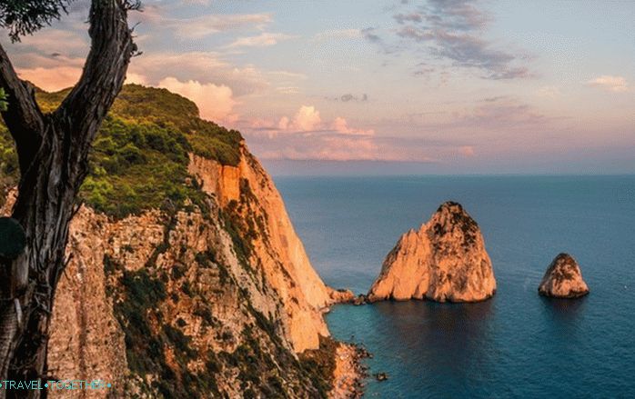 10 grških mest z najbolj romantičnimi sončnimi zahodi