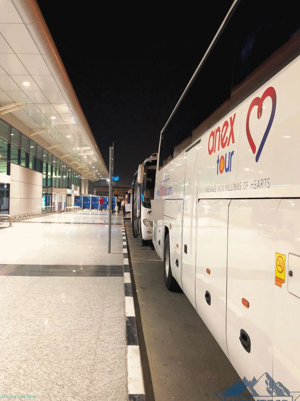 Anex tour bus transfer do letališča