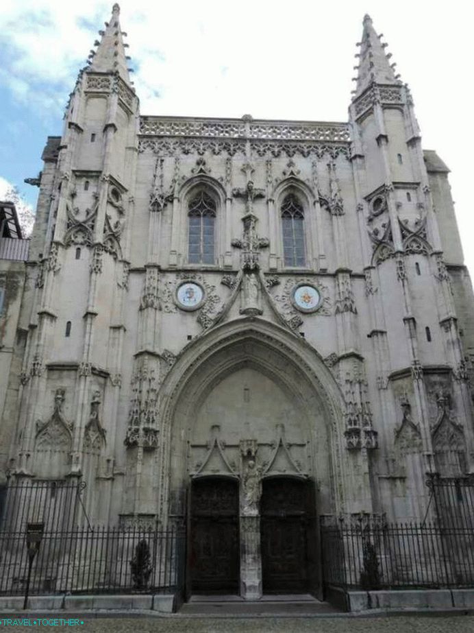 Cerkev Saint Pierre