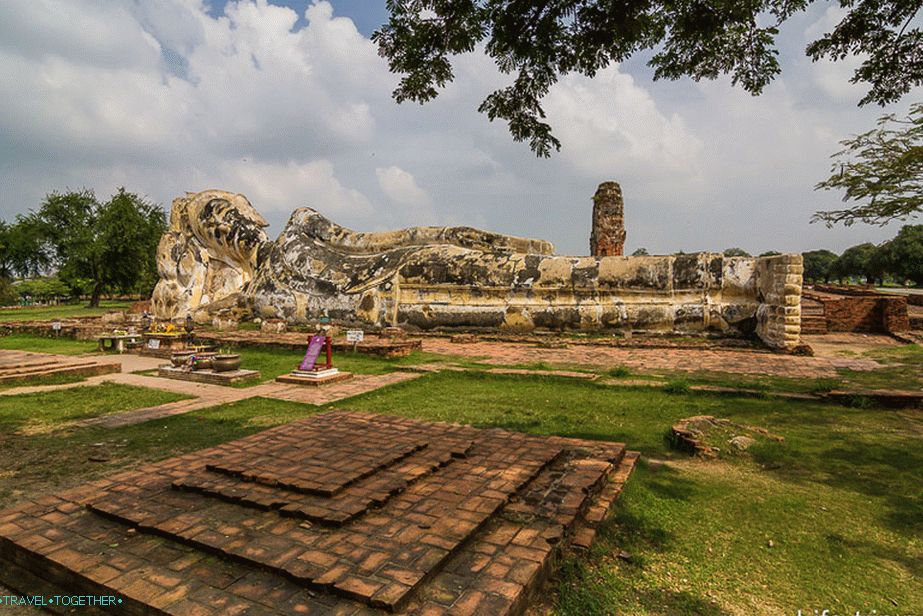 Wat Lokkayasutharam - Zavaljen Buda