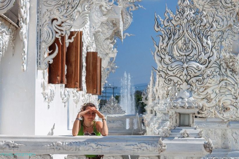 Tajski beli tempelj (Wat Rong Khun) - lepa pravljica v mesu
