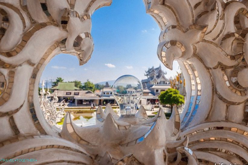 Tajski beli tempelj (Wat Rong Khun) - lepa pravljica v mesu