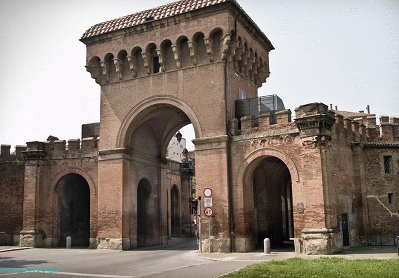 Zaragoza Gate