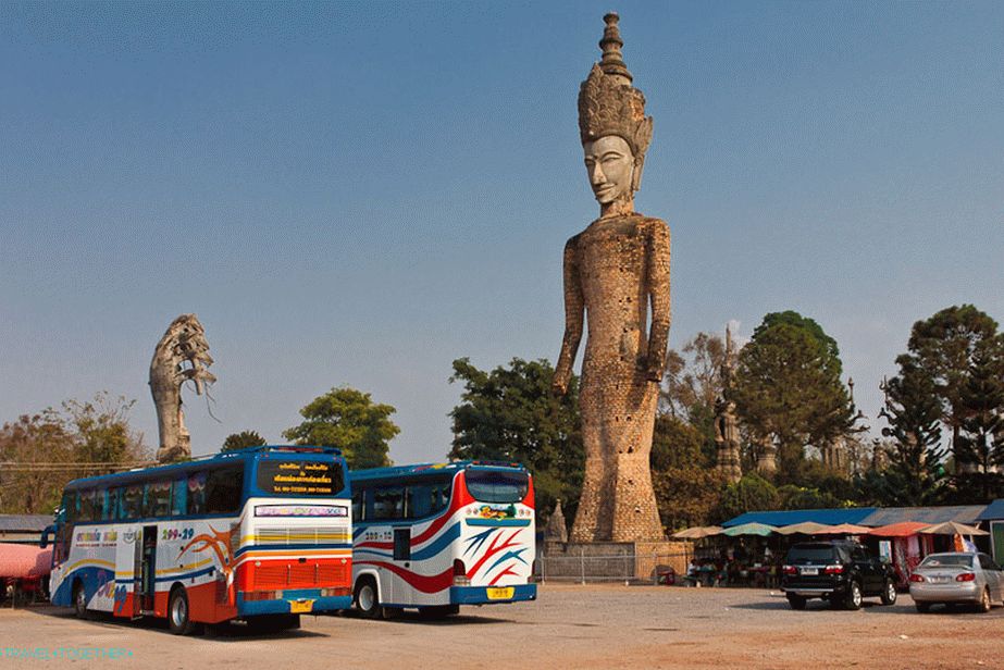 Parkiranje v bližini parka Buddha Sala Keoku