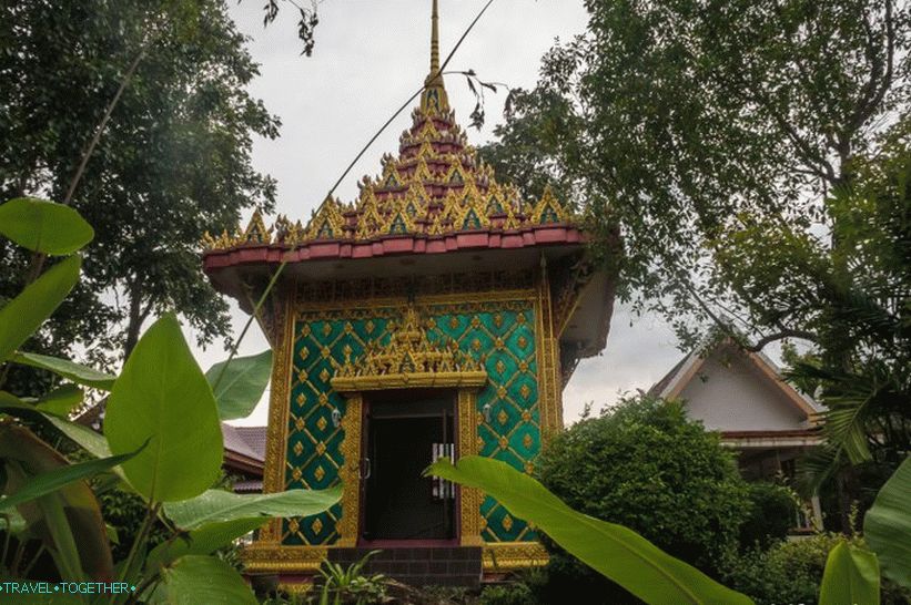 Phu Kha Noi budistični tempelj na Phanganu - najstarejšem na otoku