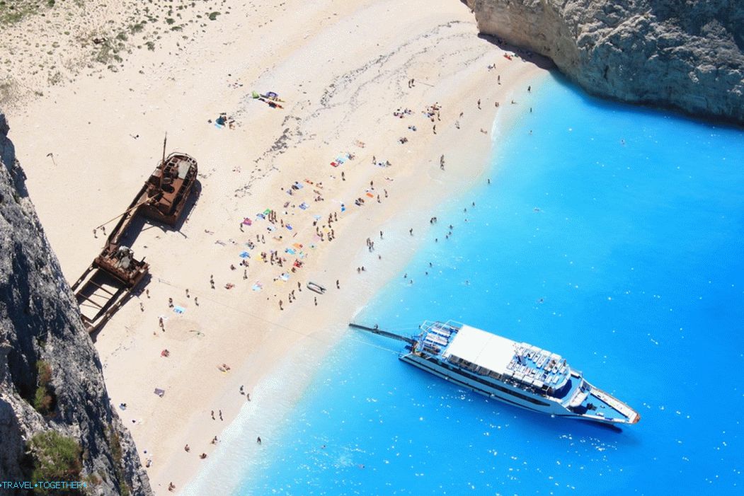 Zaliv Navagio: zgodba o najbolj prepoznavni plaži v Grčiji