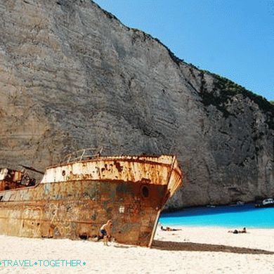 Zaliv Navagio: zgodba o najbolj prepoznavni plaži v Grčiji