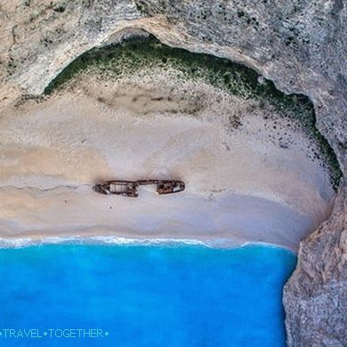 Zaliv Navagio: zgodba o najbolj prepoznavni plaži v Grčiji