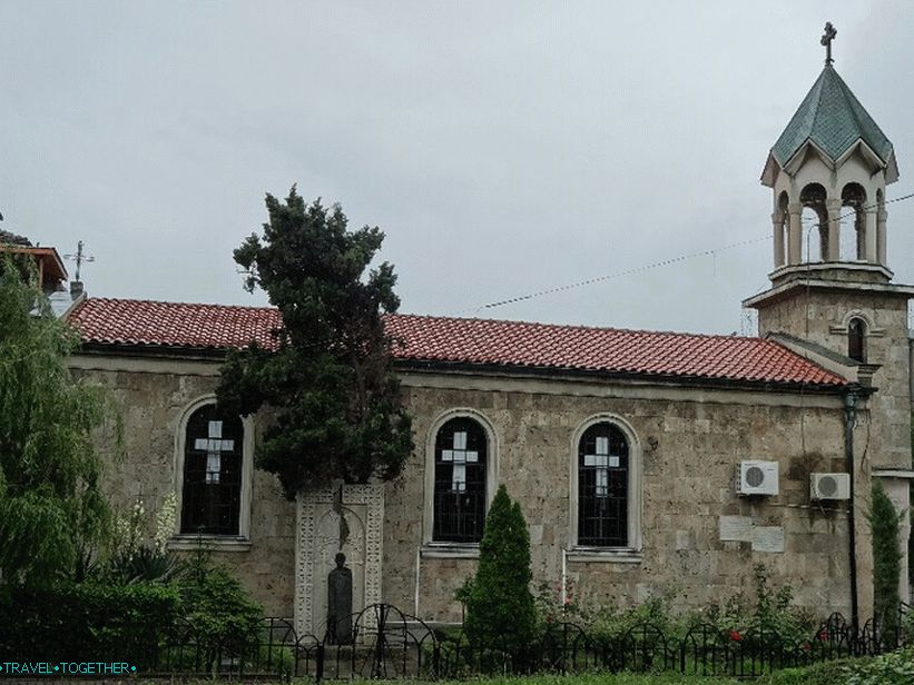 Armenska cerkev