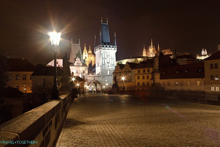 Stara Praga zvečer, Karlov most