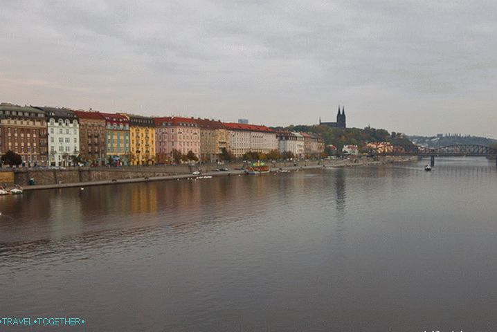 Stara Praga in skoraj Sankt Peterburški Quay