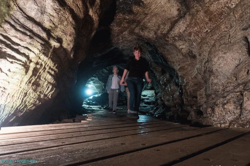 Ahshtyrskaya cave in Sochi