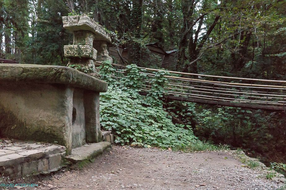 Umetni dolmen