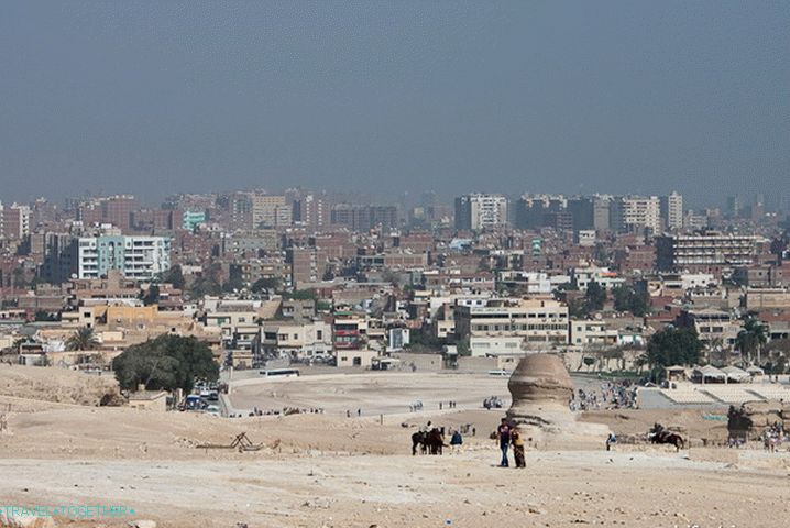 Pogled na Kairo z planine Giza.