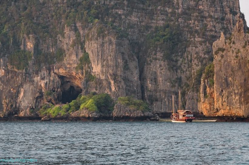 Vikinška jama na Phi Phi Le