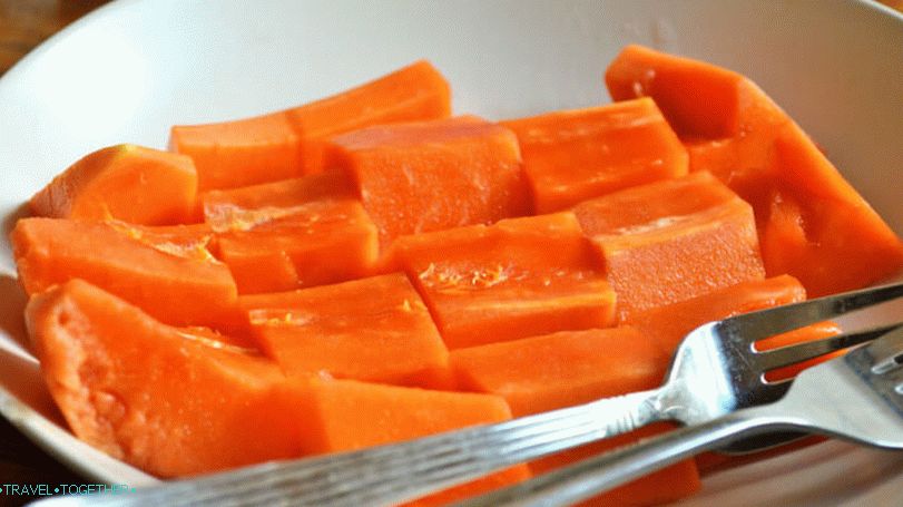 Papaya narezana na rezine