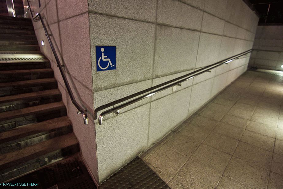 Povsod so rampe za invalide