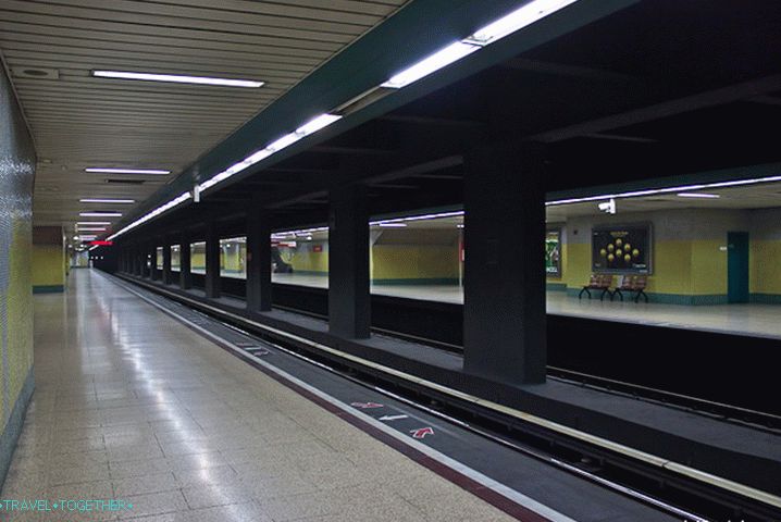 Metro v Ankari. Turčija.