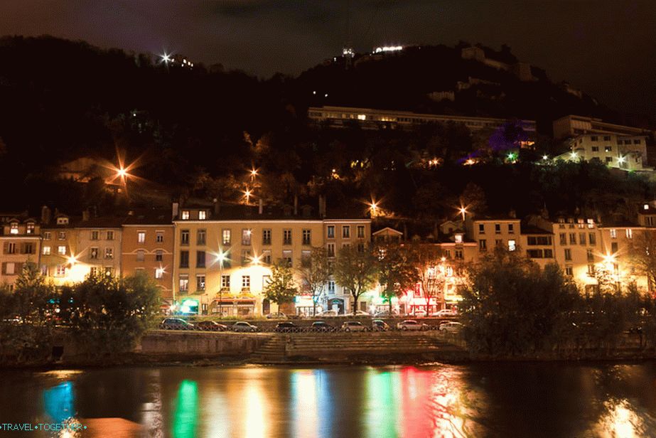 Grenoble ponoči