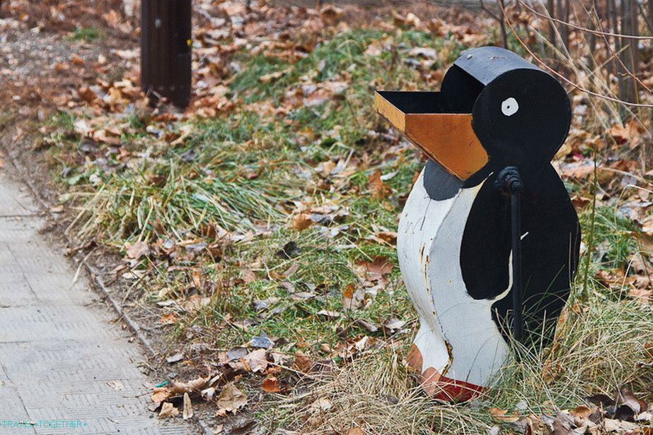 Na pingvine je treba vreči smeti