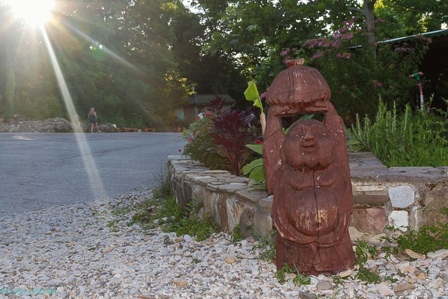 Smešne lesene figure