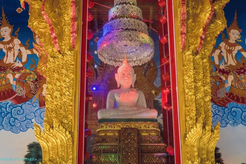 Tempelj Kao Ranga v Phuketu - blizu opazovalne platforme Rang Hill