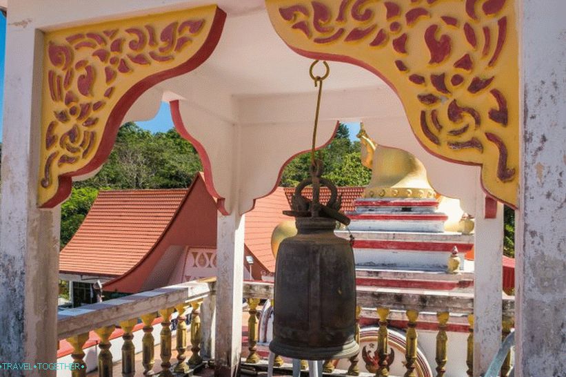 Tempelj Kao Ranga v Phuketu - blizu opazovalne platforme Rang Hill