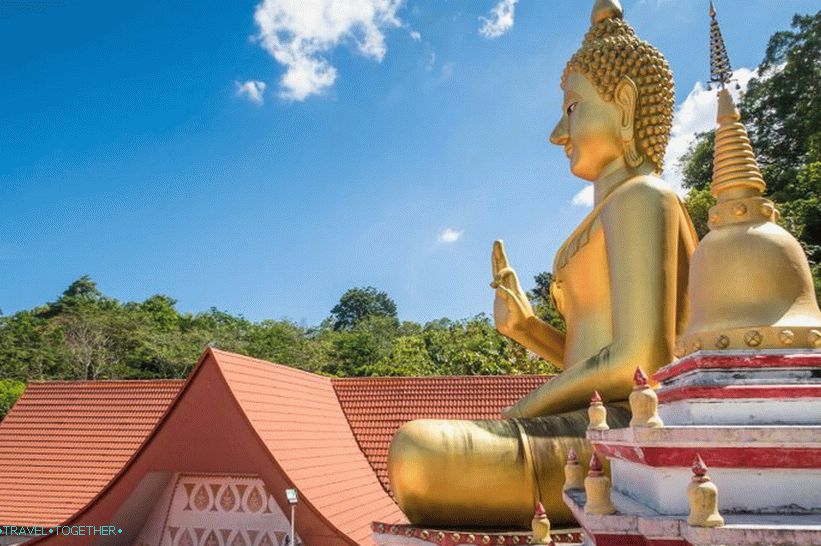 Tempelj Kao Ranga v Phuketu - blizu opazovalne platforme Rang Hill