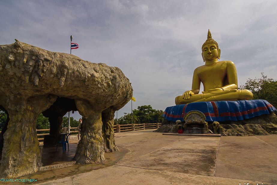 Veliki Buda na samem vrhu Khao Tao