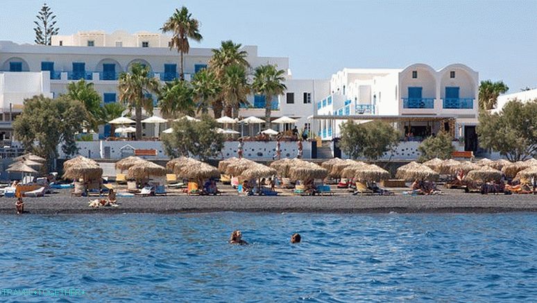 Kamari na Santorini: letovišče na črni plaži
