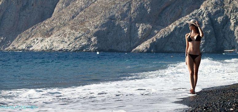Kamari na Santorini: letovišče na črni plaži