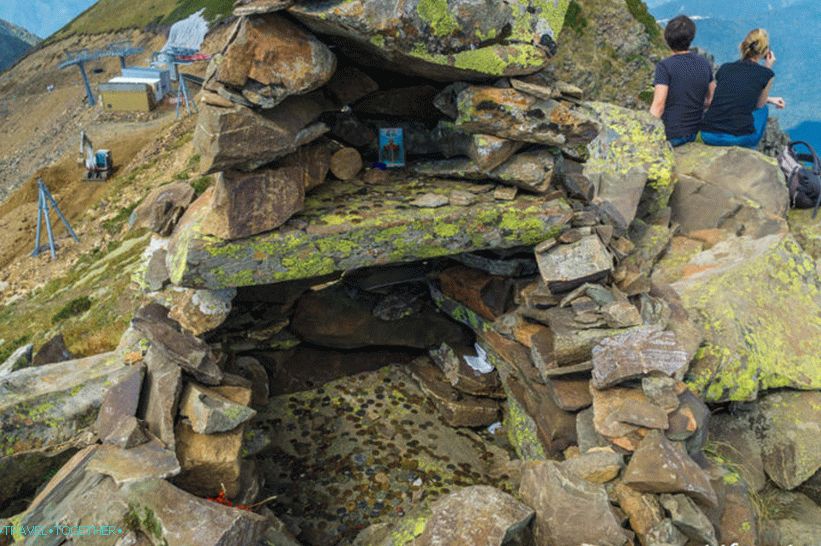 Kamniti steber 2509m v Rosa Khutorju - odlično sledenje za začetnike