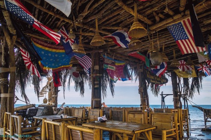 Koh Raham na Phanganu - avtentična restavracija morskih odpadkov