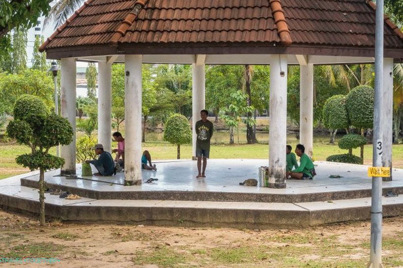Rama 9 Royal Park v Phuketu