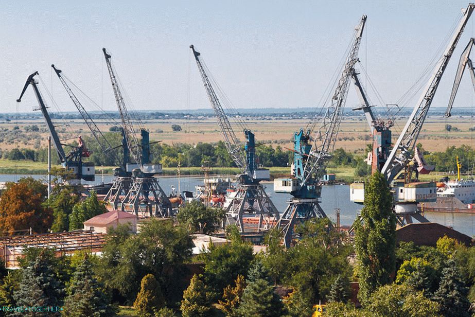 Pristanišče Azov