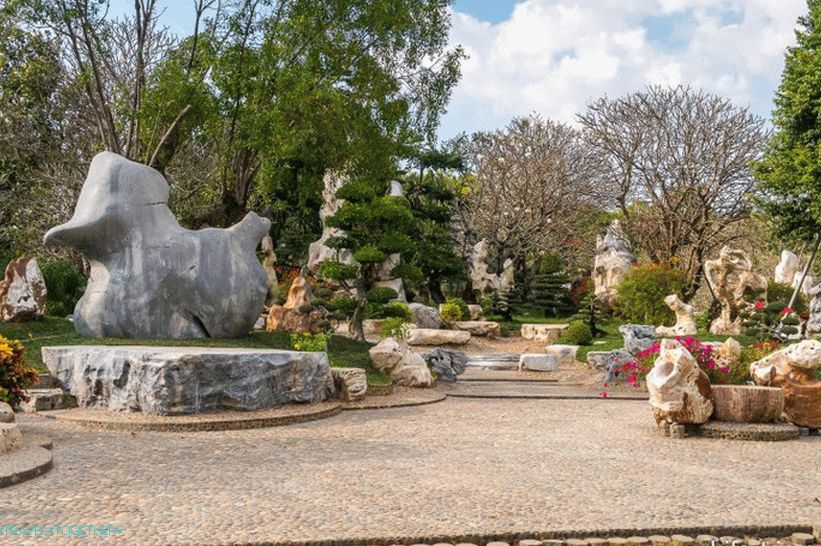 Krokodilska kmetija v Pattayi in park milijonskih kamnov - moji vtisi
