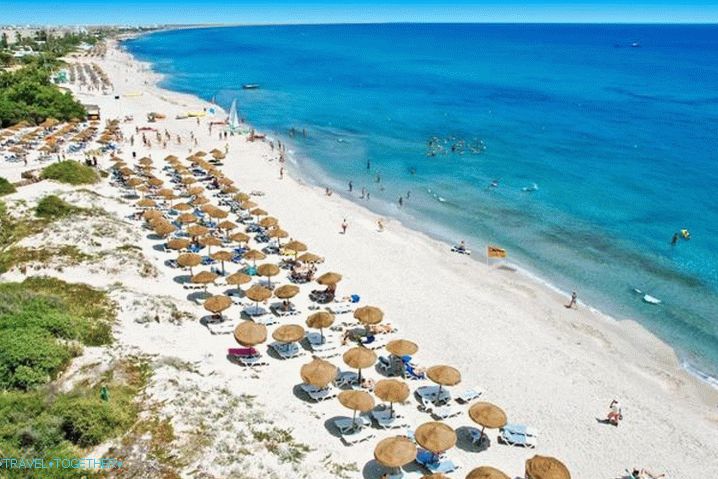 Tunizija, znana po snežno belih plažah