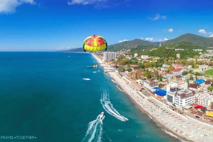 Počitek na Črnem morju, počitnice na plaži v Sočiju