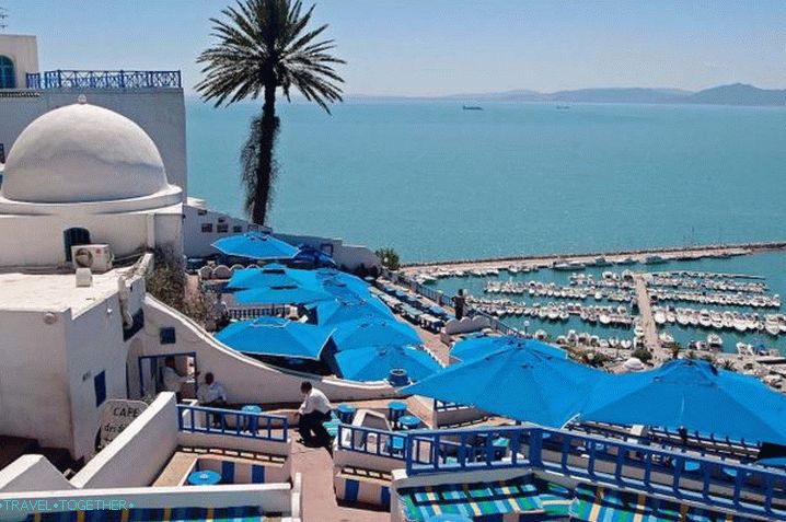 Tunizija, City Sidi Bou Said je pobarvan v belo in modro barvo