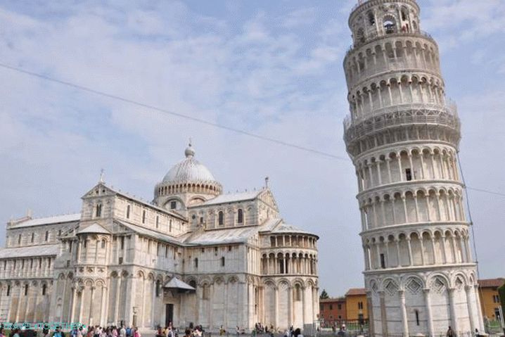 Italija, poševni stolp v Pisi