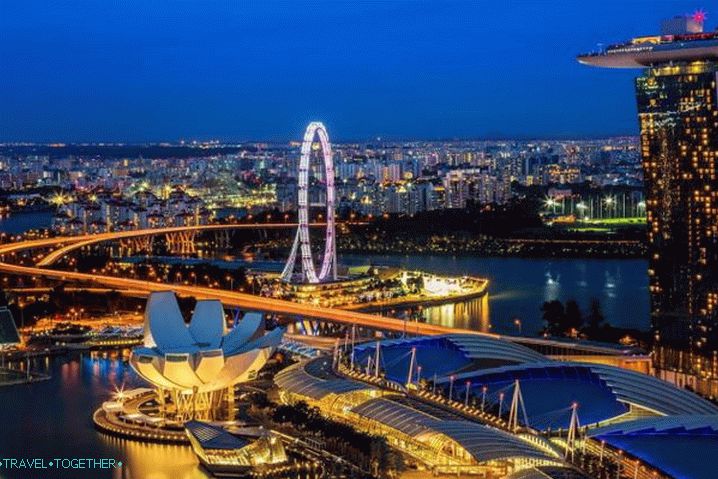Singapur, mesto v nočnih barvah