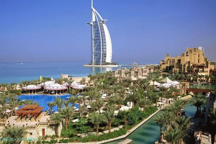 Dubaj, Hotel Parus