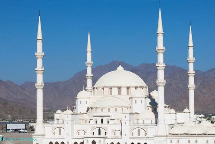 Džamija Fujairah v Združenih arabskih emiratih