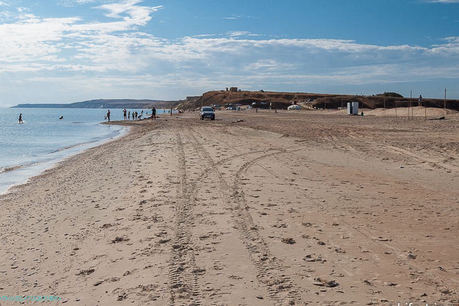 Plaža ob jezeru v Veselovki