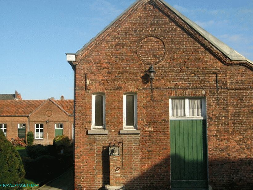 Almshouse
