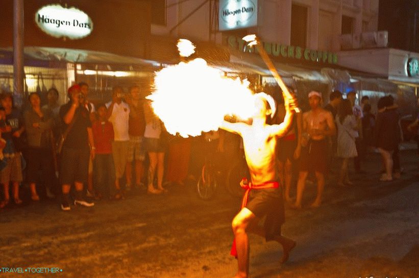 Festival Loy Kratong in Yipeng (14)