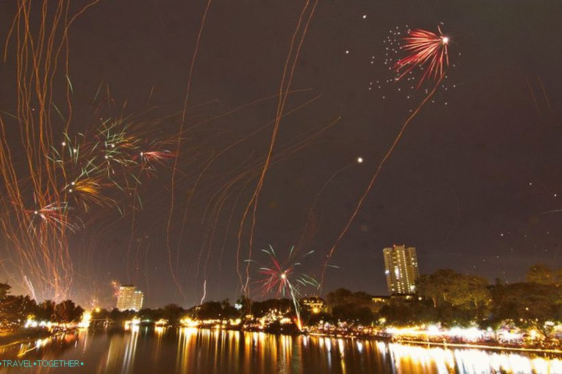 Festival Loy Kratong in Yipeng (26)