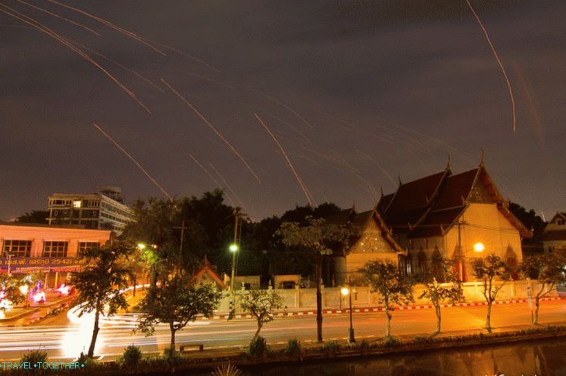 Festival Loy Kratong in Yipeng (35)