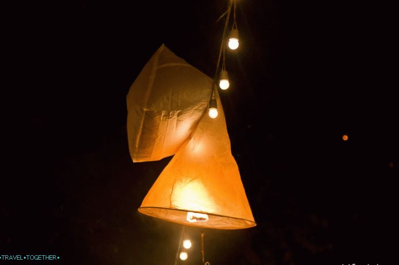 Festival Loy Kratong in Yipeng (24)