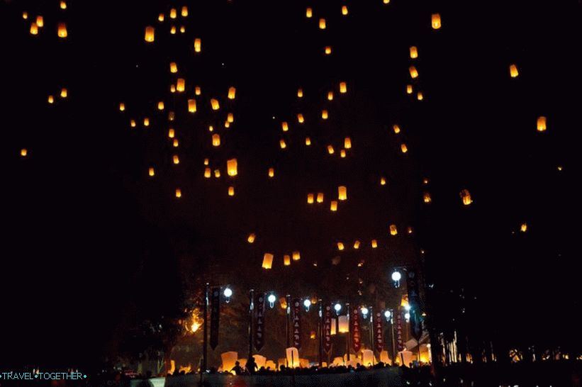 Festival Loy Kratong in Yipeng (2)